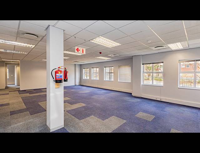 881M² OFFICE TO LET IN FERNDALE
